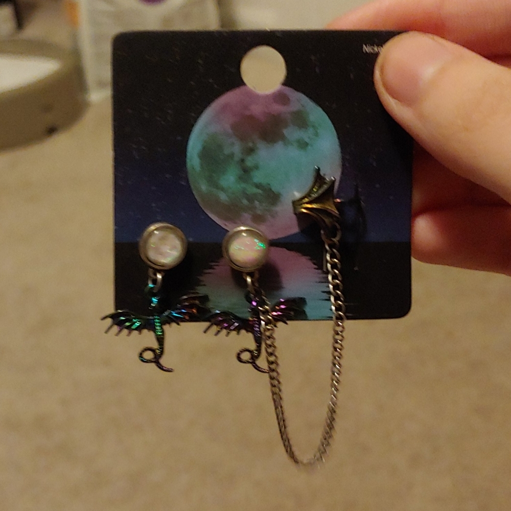 ❤3/$20 Iridescent Dragon Earrings w/ Ear cuff